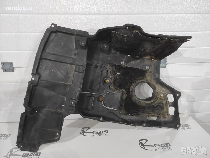 Дясна кора под двигател Toyota Corolla 2002-2006 51410-02050, снимка 1