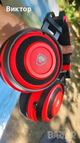 Razer Kraken Pro V2 Neon Red - Oval - PewDiePie , снимка 3 - Слушалки и портативни колонки - 55742758