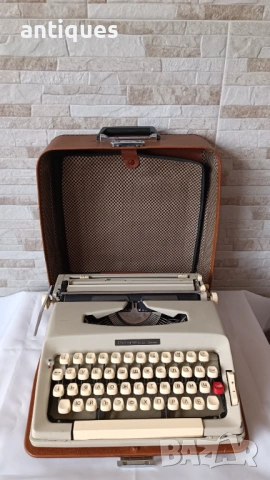 Стара пишеща машина Princess 500 - 1970" год., снимка 2 - Антикварни и старинни предмети - 53162440