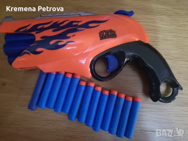 Blaster с 13 броя стрелички, доставка 3.50 лв с БГ Пощи, снимка 1 - Коли, камиони, мотори, писти - 48750483