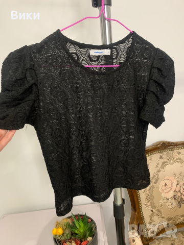 Кроп-топ в размер S, снимка 4 - Корсети, бюстиета, топове - 44654426