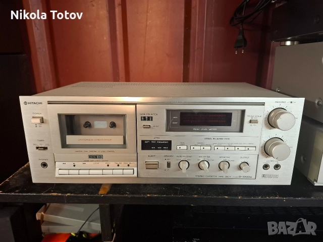 Продава се триглав дек Hitachi D-3300M. 