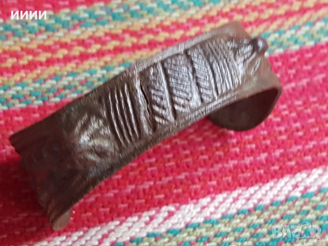 Моминска гривна рогатка 