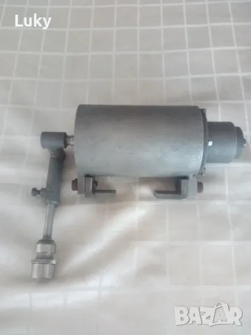 Продавам машинен елемент.