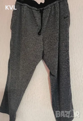 Nike, бермуди за спорт, М, снимка 3 - Къси панталони и бермуди - 50176285