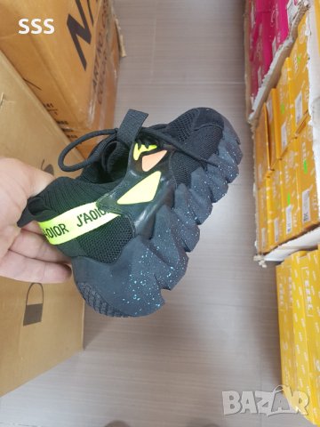 Обувки, снимка 3 - Дамски ежедневни обувки - 41604875