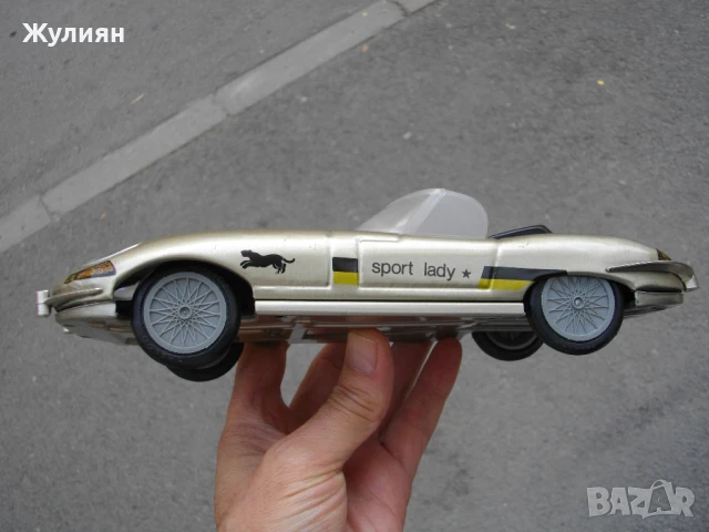 СТАРА МЕТАЛНА ЛАМАРИНЕНА ИГРАЧКА КОЛИЧКА JAGUAR SPORT LADY, снимка 6 - Антикварни и старинни предмети - 51147554