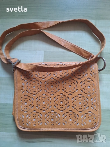 Чанти дамски и други.Различни размери.