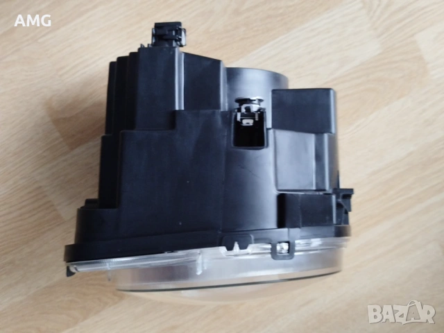 Десен фар за Jeep Renegade / Джийп Ренегад, снимка 4 - Части - 53482275