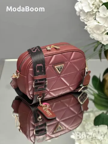Висок клас дамски чанти Guess, снимка 13 - Чанти - 48957436