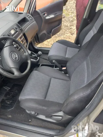 Toyota Corolla Verso 1.6 vvti на части !!!, снимка 5 - Автомобили и джипове - 47929816