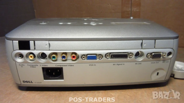 Отлично работещ видео проектор DELL с куфар, дистанционно и кабели. Прожектор за компютър / лаптоп, снимка 8 - Плейъри, домашно кино, прожектори - 49767637