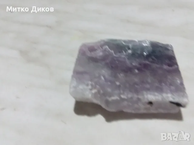 Естествен камък иолит бучка 55х45х14мм, снимка 3 - Други - 55798794