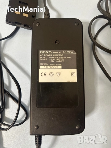 Зарядно Sony AC-V16A, снимка 2 - Батерии, зарядни - 52705778
