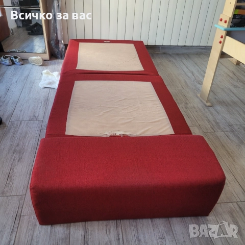 Червен диван , снимка 2 - Дивани и мека мебел - 52295079