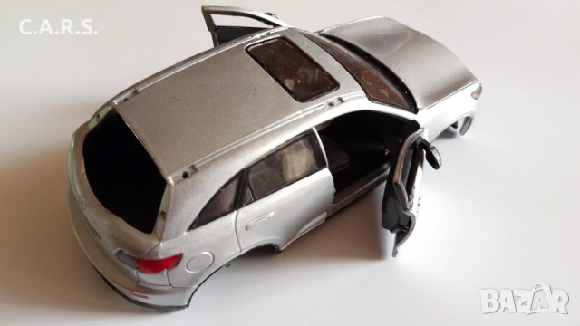 2005 Infinity FX45 Maisto - Мащаб 1:24, снимка 5 - Колекции - 53521832