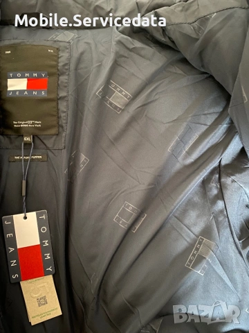 Оригинално дамско зимно яке Tommy Jeans – 5XL – чисто ново с етикети – червено/бяло/син принт, снимка 6 - Якета - 53426549