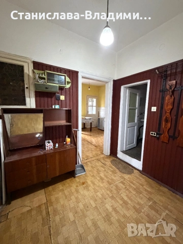 Етаж от къща с двор и паркомясто в кв. “Училищни”