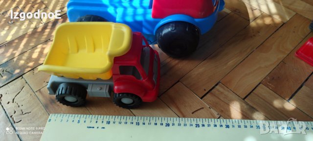 Лот Пластмасови камиончета, багер, фадрома, снимка 3 - Коли, камиони, мотори, писти - 42243011