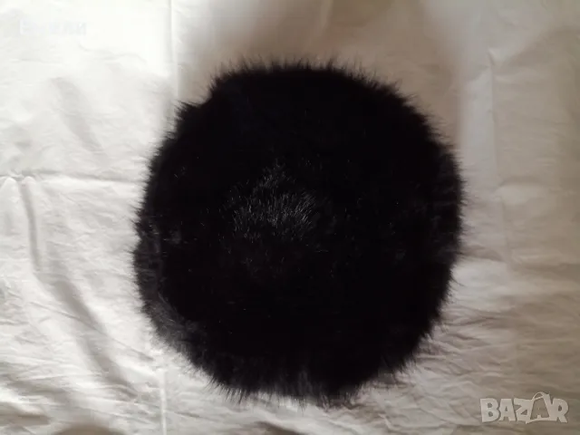 Дамска пухкава шапка в черен цвят, снимка 5 - Шапки - 48420418