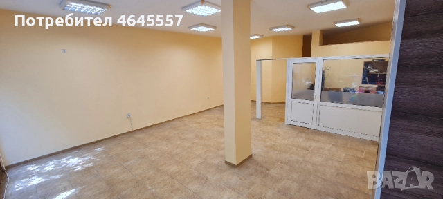 Просторно търговско многофункционално помещение / офис / салон за красота / жилище в центъра на град, снимка 4 - Офиси - 52343155