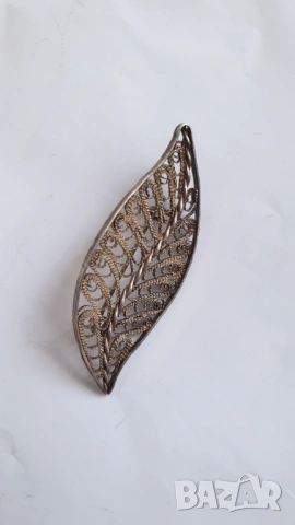 Филигранна сребърна брошка, снимка 3 - Антикварни и старинни предмети - 53644587