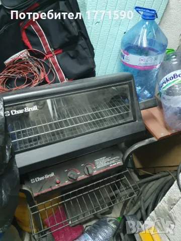Продавам чисто ново барбекю канадско заедно с бутилката.