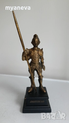 Рицар в пълно бойно снаряжение, бронзова статуетка., снимка 6 - Статуетки - 53562471