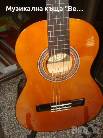 Класическа китара Valencia, Размер 1/2, снимка 3 - Китари - 39708290