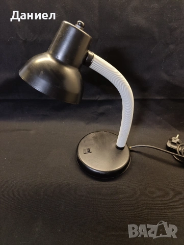 Ретро настолна лампа
