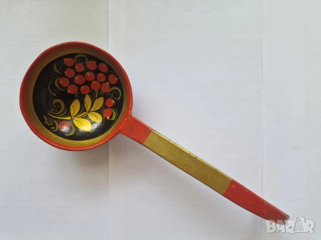 Декоративна руска лъжица в стил Хохлома