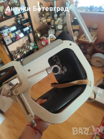 Рядка детска  седала от соца за монтиране на маса , снимка 2 - Антикварни и старинни предмети - 49390277