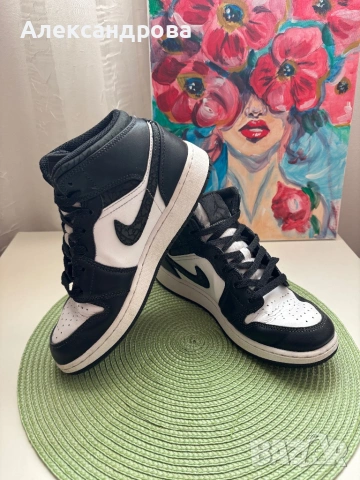 AIR JORDAN 1 Mid SE GS 'Panda Elephant', снимка 3 - Кецове - 53709670