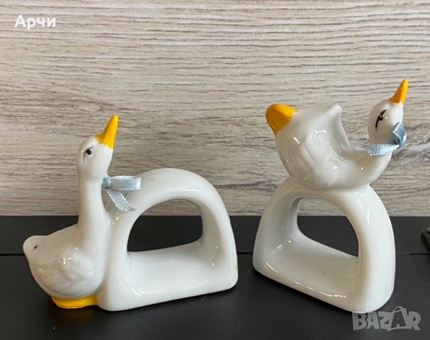 Винтидж порцеланови пръстени за салфетки, снимка 3 - Сервизи - 53696008