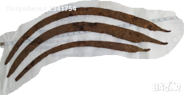 Продавам стари сърпове