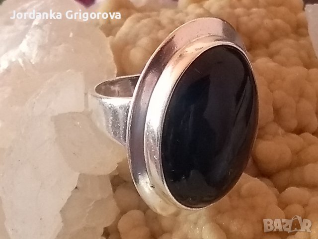Сребърен пръстен с черен естествен камък, снимка 2 - Пръстени - 39774638