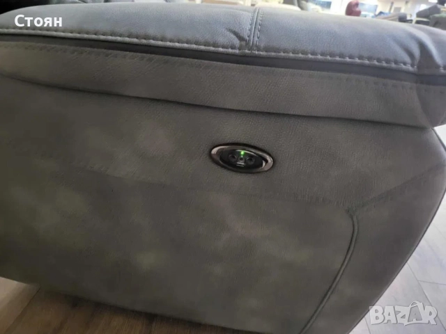 Сив фотьойл от плат с електрически релаксиращ механизъм, снимка 2 - Дивани и мека мебел - 51954186