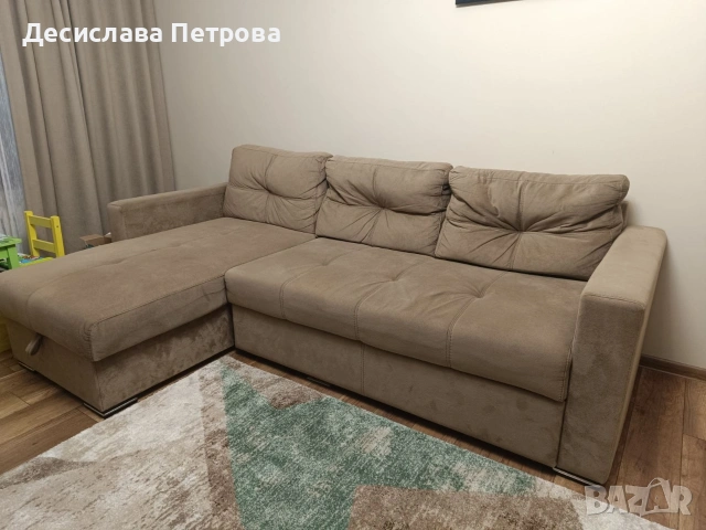 Диван с място за съхранение 