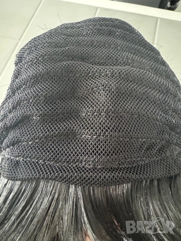 Късо тупе с бретон – естествен ефект, чисто ново , снимка 4 - Аксесоари за коса - 53835772