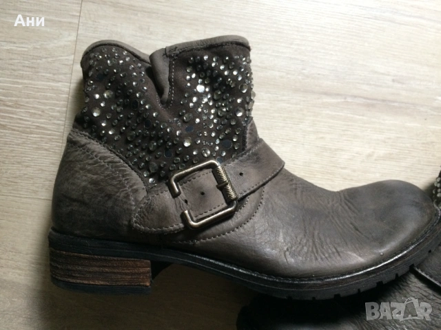 Удобни боти с катарама и камъни,естественна кожа., снимка 2 - Дамски боти - 53640098