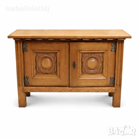 Масивен дъбов шкаф