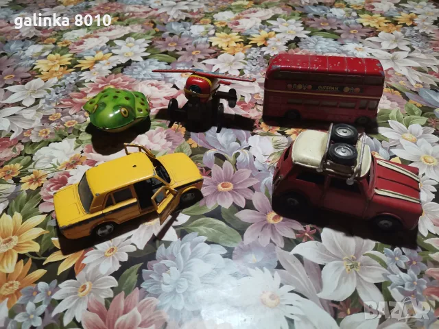 Стари метални играчки