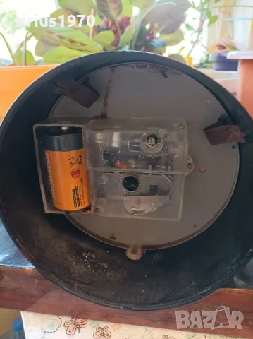 към един електромеханичен часовник янтар, снимка 2 - Стенни часовници - 47580659