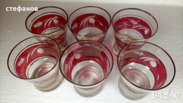 Много красив комплект чаши, калиево стъкло, червени, златни кантове, ръчна гравюра, 6 бр, снимка 3 - Чаши - 52197446