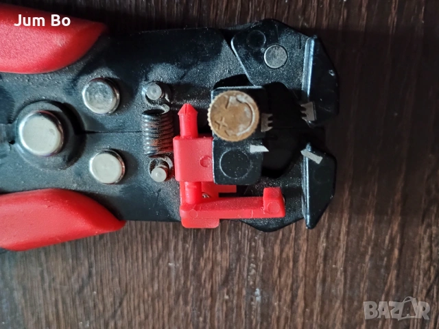 Клещи за сваляне на изолация