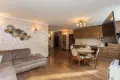 Продаваме Тристаен Апартамент в Красно село, снимка 3