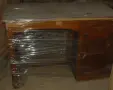 Продавам ученическо бюро от масив, снимка 1