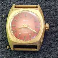 Часовник Заря, снимка 1 - Антикварни и старинни предмети - 44613233