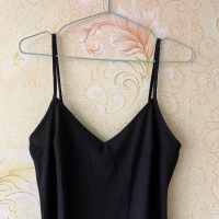 Малка черна сатенена рокля с регулиращи се презрамки 🖤, снимка 2 - Рокли - 44767043