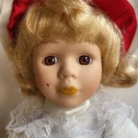 Красива порцеланова кукличка , снимка 3 - Колекции - 42068881